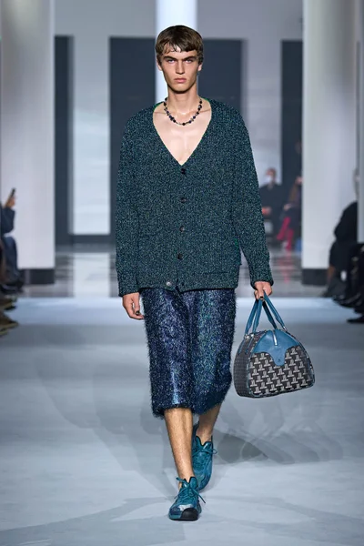 Look 22